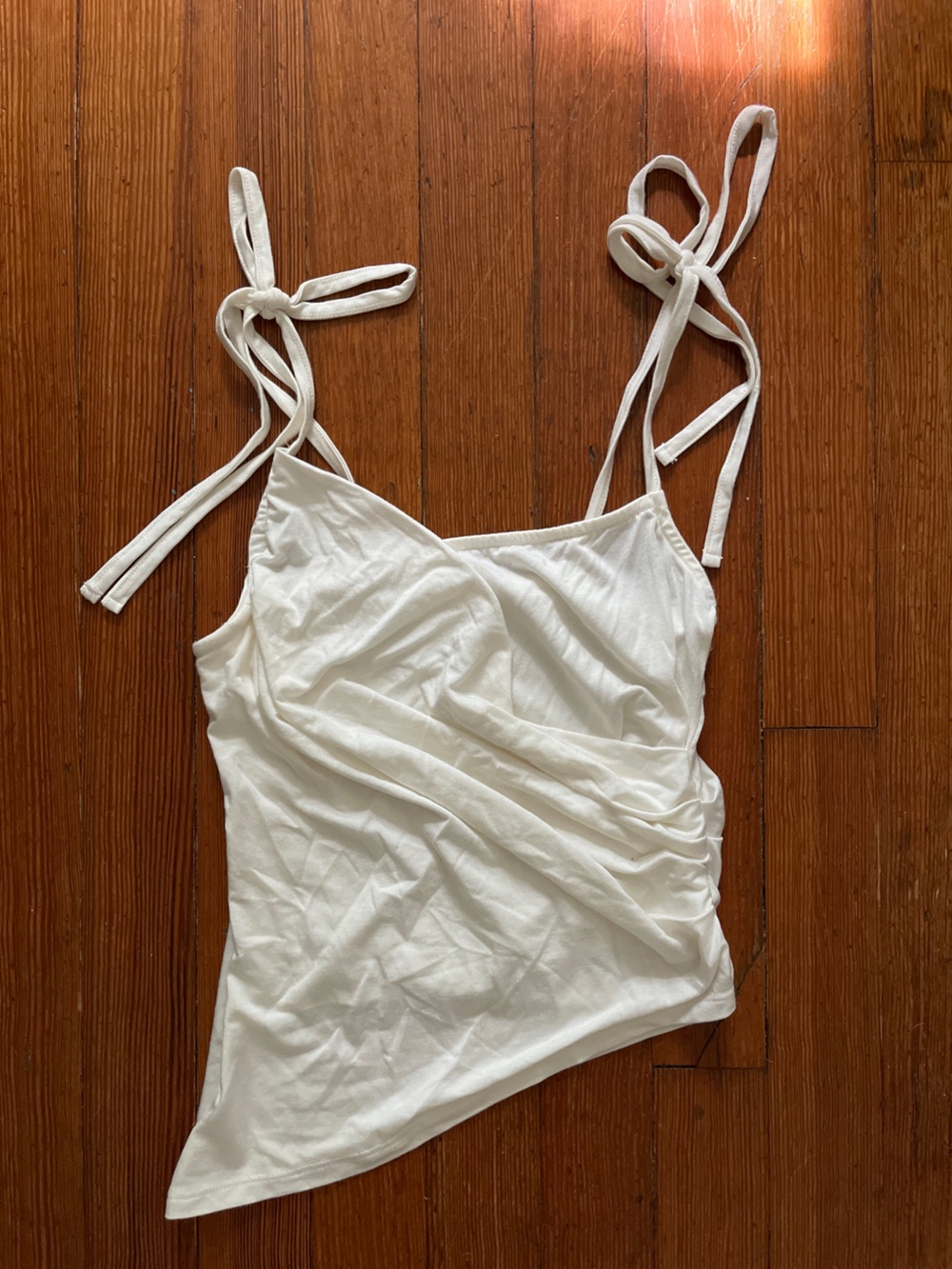 NWOT geel. Kaiibi Top in White Wrap Tank Tie Straps Versatile Basics Comfy Soft